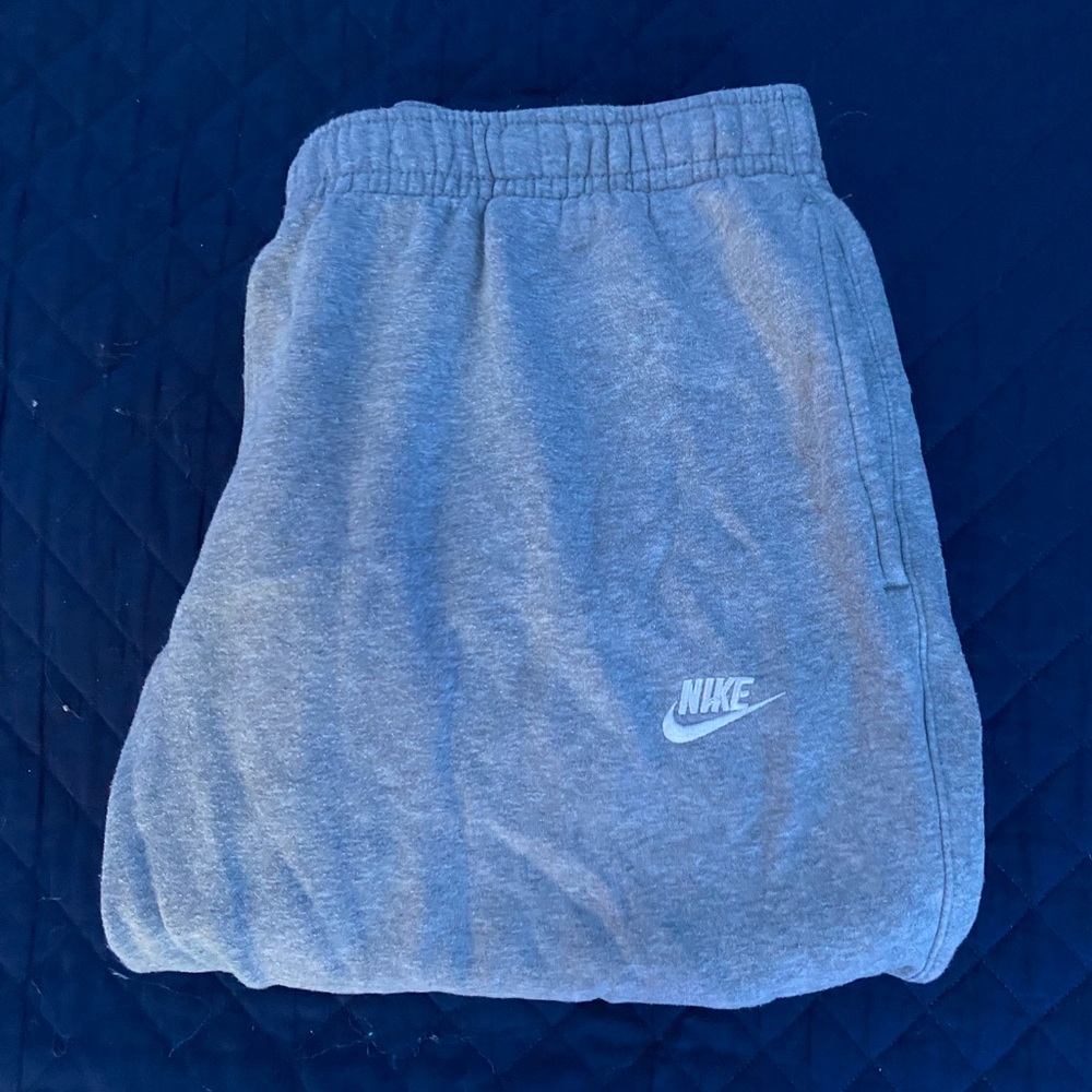 NIKE SWEATPANTS